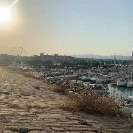 Escapade Antiboise Sur Le Port Úszó hotel
